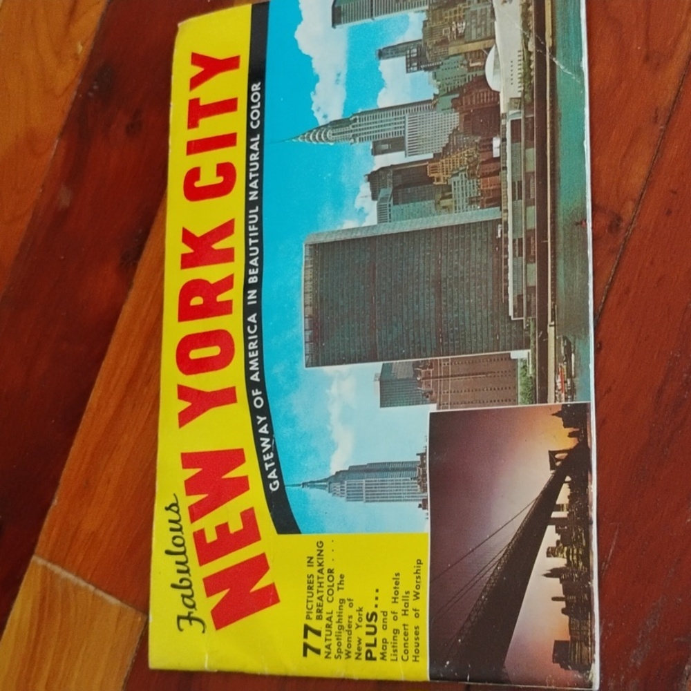 🫎  VINTAGE New York City Souvenir Booklet Manhattan Postcard 1971